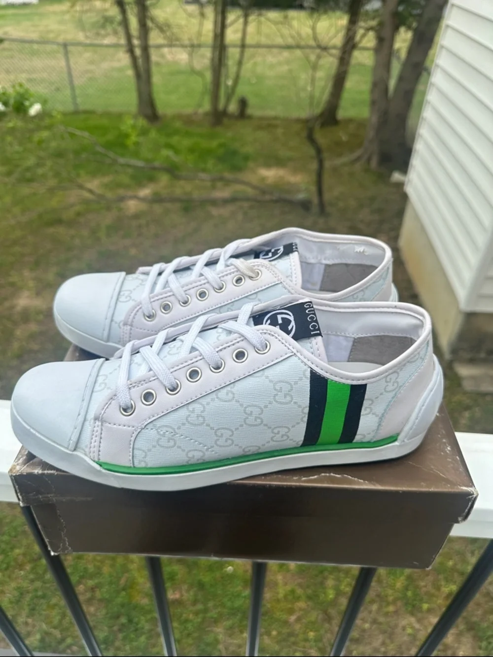 Gucci White Low-Top Sneakers with Green & Black Stripe